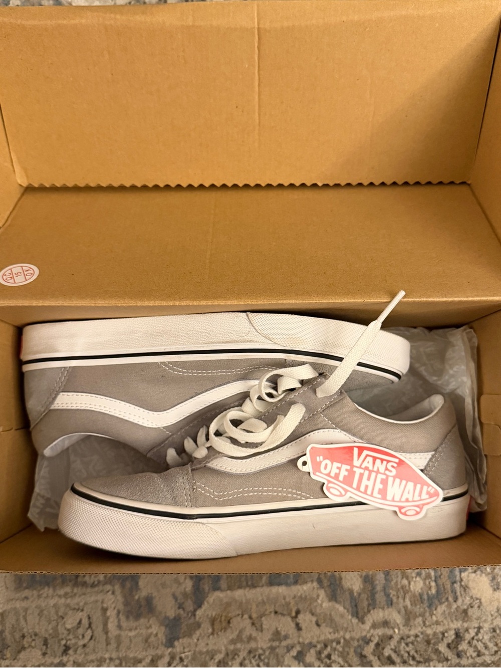 Like new Vans Old Skool Sneakers in Gray and White